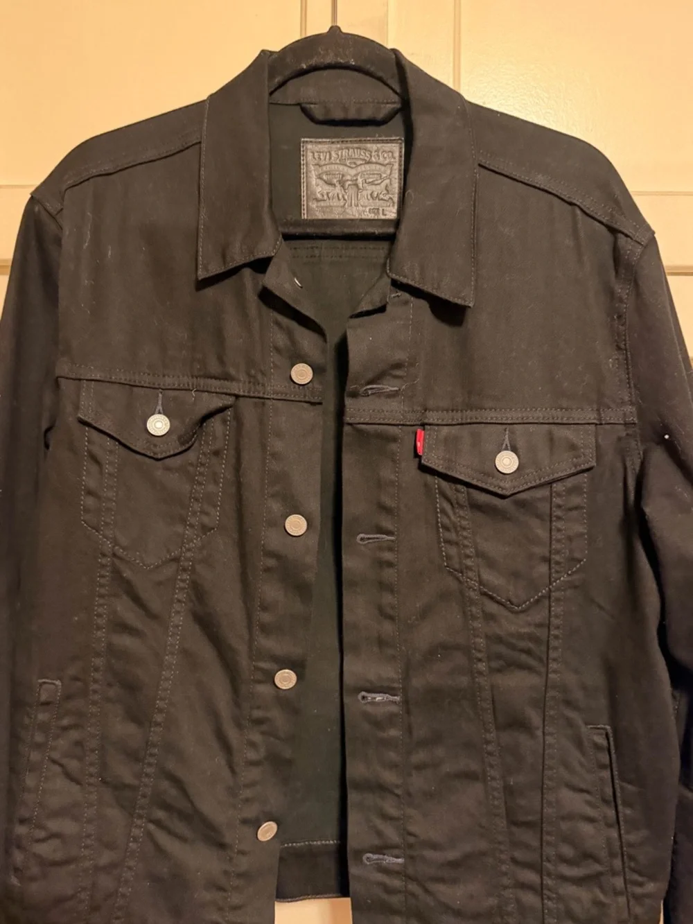 Levi's Black Men's Denim Trucker Jacket with Red Tab - Picture 1 of 3